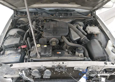 2005 Mercury Grand Marquis Ls/Lse from USA, damaged, VIN 2MEHM75W25X613970